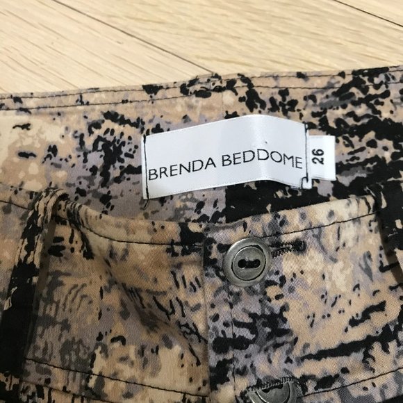 Stylish Women's Skinny Pants - Black and Tan - Picture 3 of 5